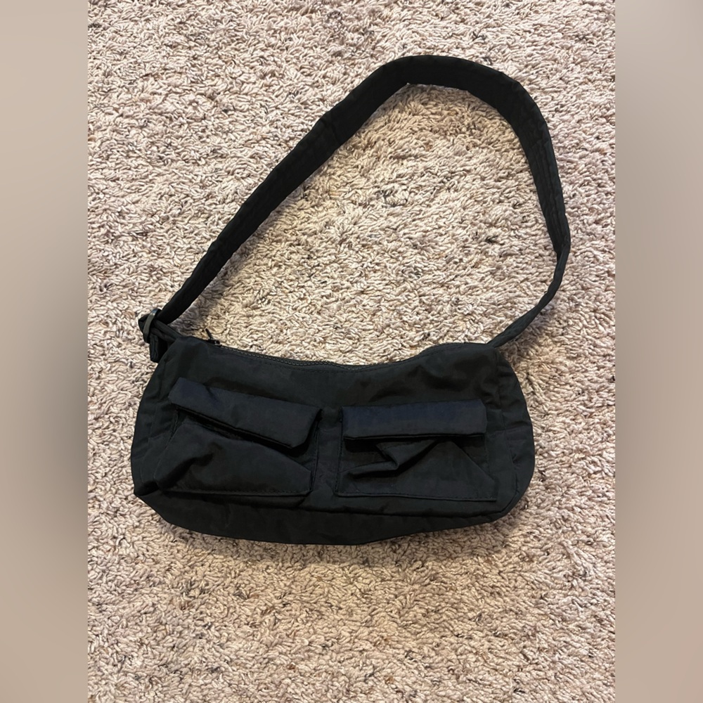 BAGGU Black Cargo Shoulder Bag